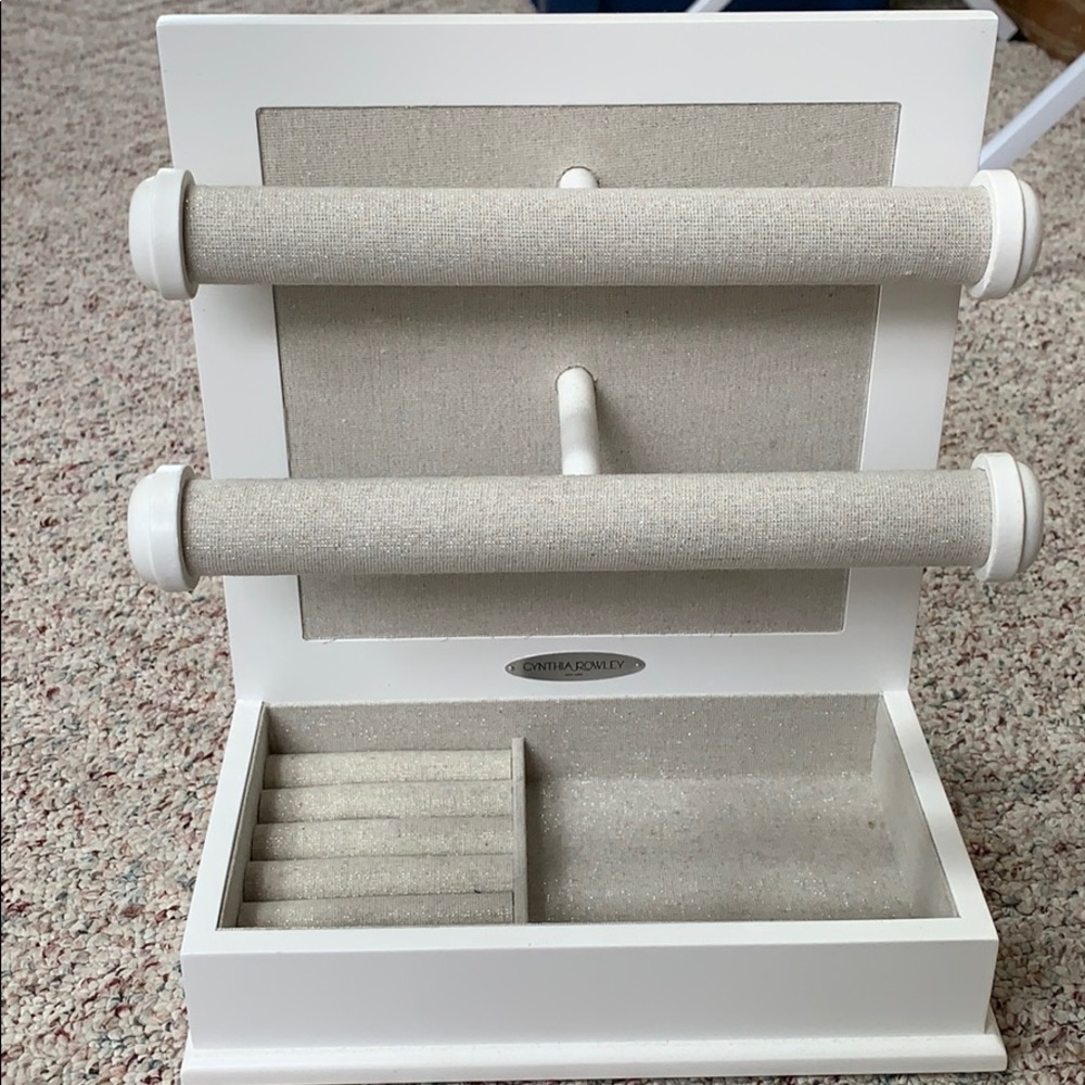 Cynthia Rowley Jewelry stand and holder